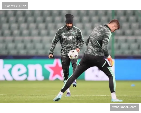 斯特拉斯堡攻防转换速度极快 依托主场氛围主动施压成战术特色 斯特拉斯堡攻防转换速度极快 依托主场氛围主动施压成战术特色